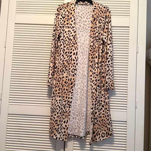 Leopard Print Long Cardigan Sweater 🐆 - Picture 4 of 7
